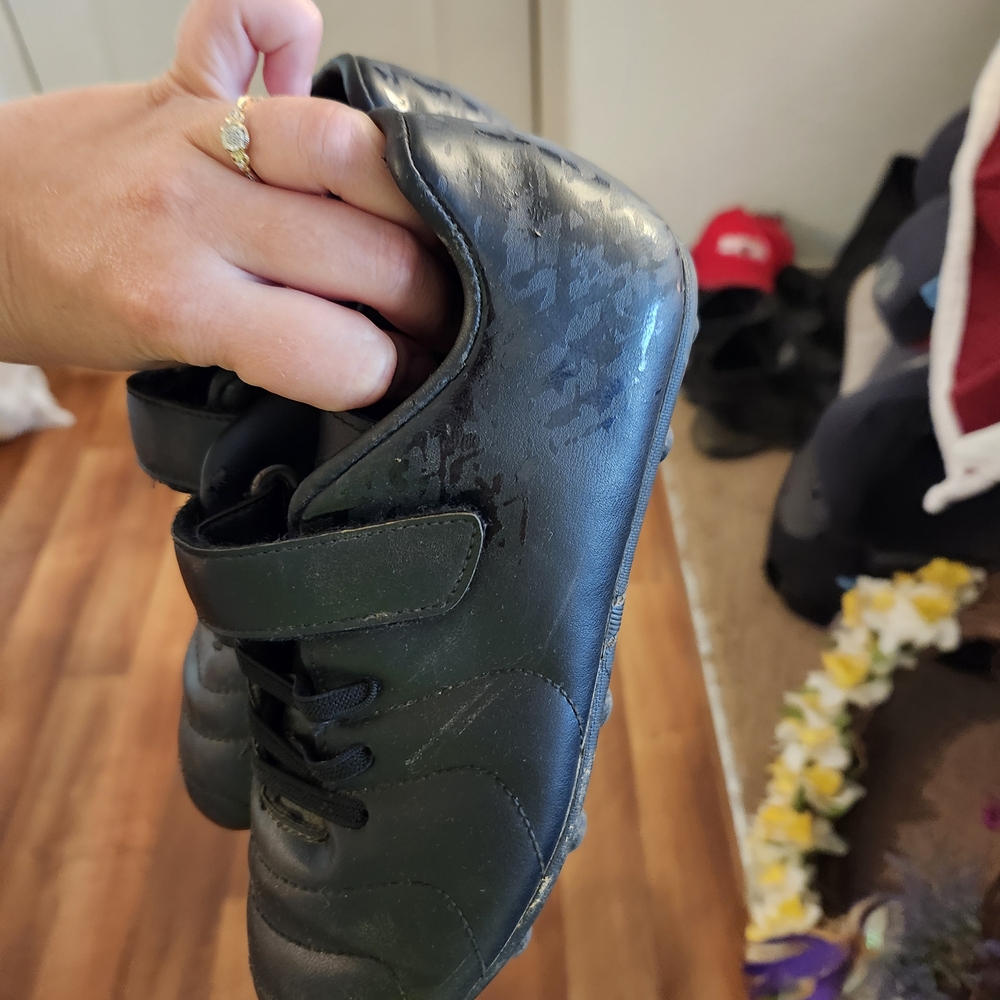 Kids Black Soccer Cleats